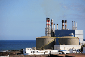 Anatel vê risco à internet do país com construção de usina de dessalinização no Ceará. Entenda caso