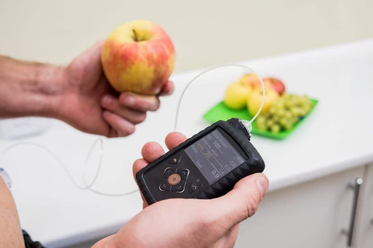 Sensor biodegradável monitora níveis de pesticidas diretamente sobre a pele de frutas, verduras e legumes