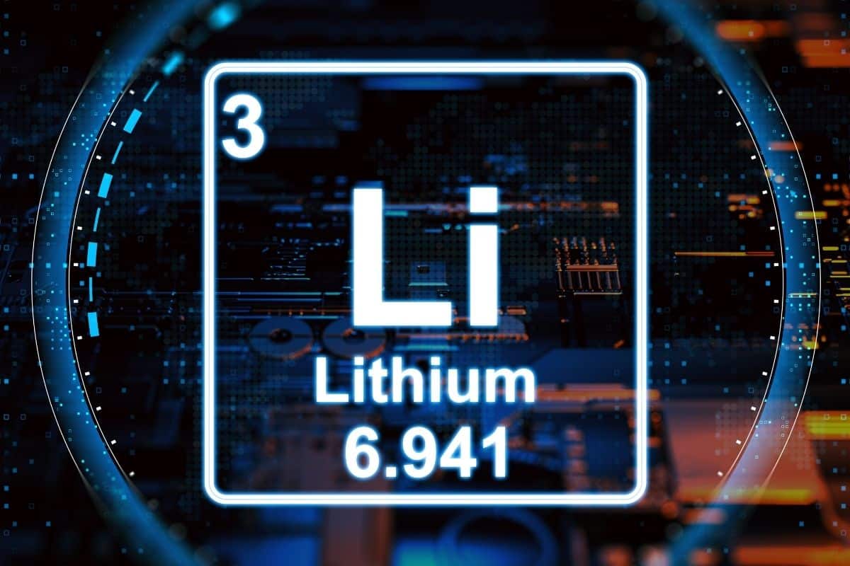 IA da Microsoft descobre substância que pode reduzir lítio em baterias