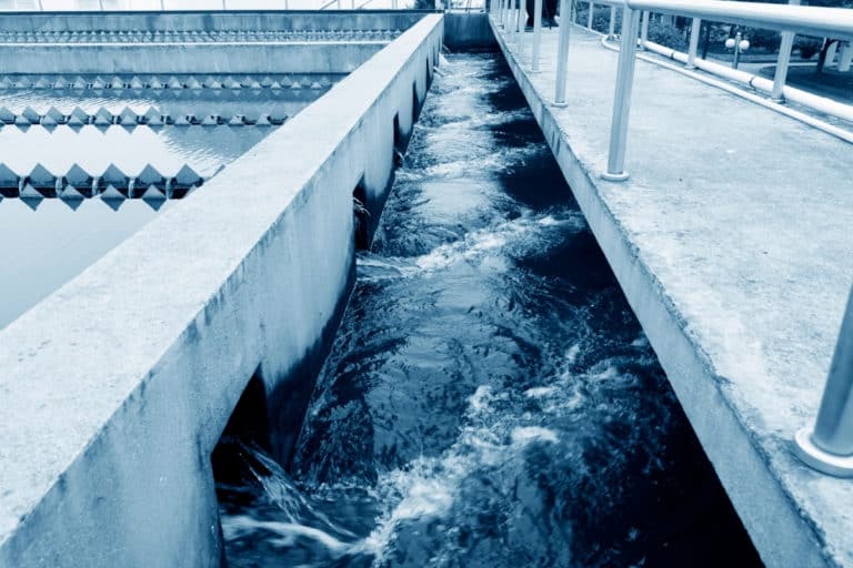 Como fornecer água confiável em um mundo em aquecimento - essas cidades estão testando sistemas de tratamento em pequena escala e reciclagem de águas residuais