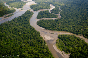 águas ribeirinhas da Amazônia