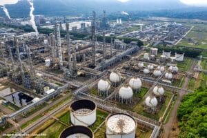 Investimento em biocombustíveis perde espaço para petróleo e energia solar