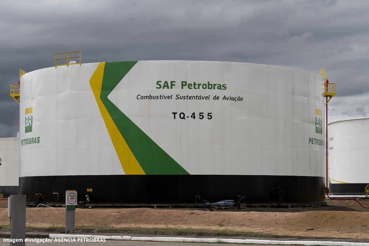 Petrobras lança combustível sustentável de aviação produzido totalmente no Brasil