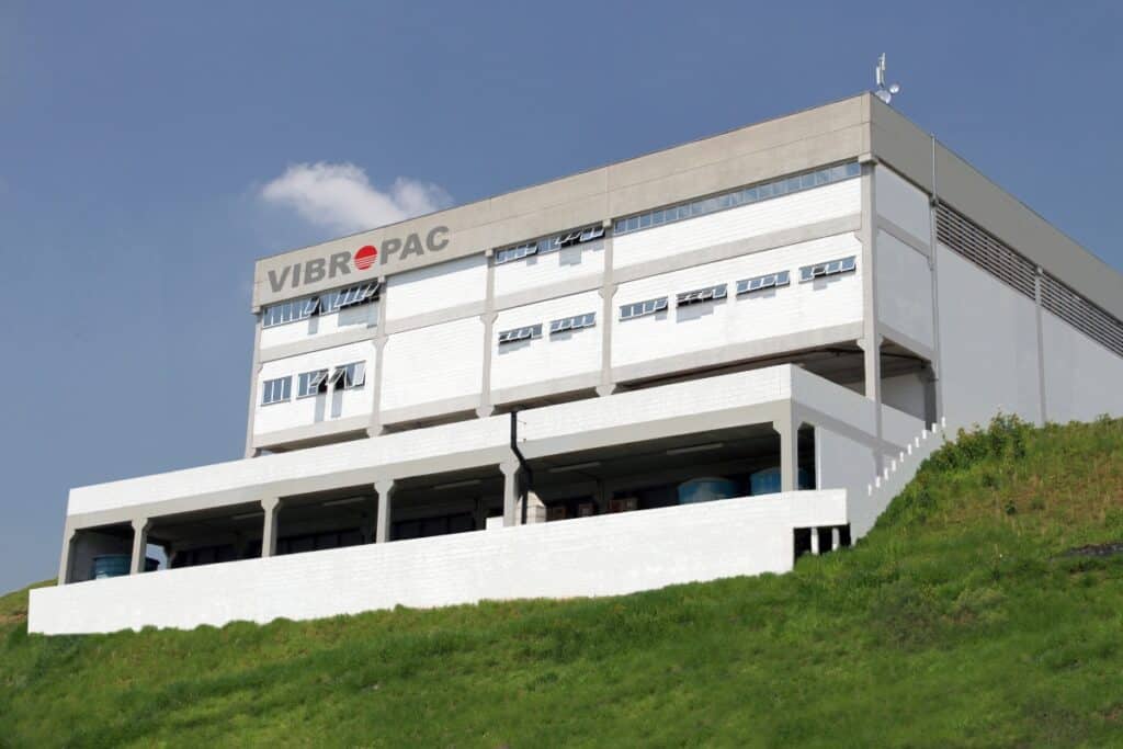 Vibropac se destaca como referência nacional em soluções para tratamento de água e efluentes em cenário econômico desafiador