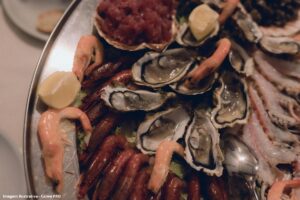 Presença de superbactérias resistentes a antibióticos em pescados e frutos do mar cresce perigosa e silenciosamente