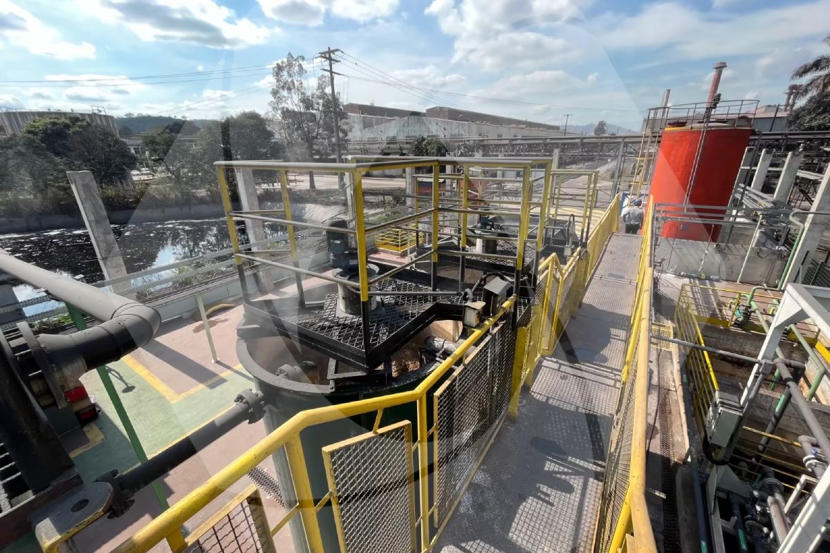Grupo EP reduz em mais de 99% metais e contaminantes complexos de efluentes de grande empresa siderúrgica