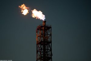 IA pode ajudar a encontrar mais petróleo e gás — e aumentar as emissões, alerta estudo